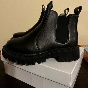 Black Chunky Chelsea Boots